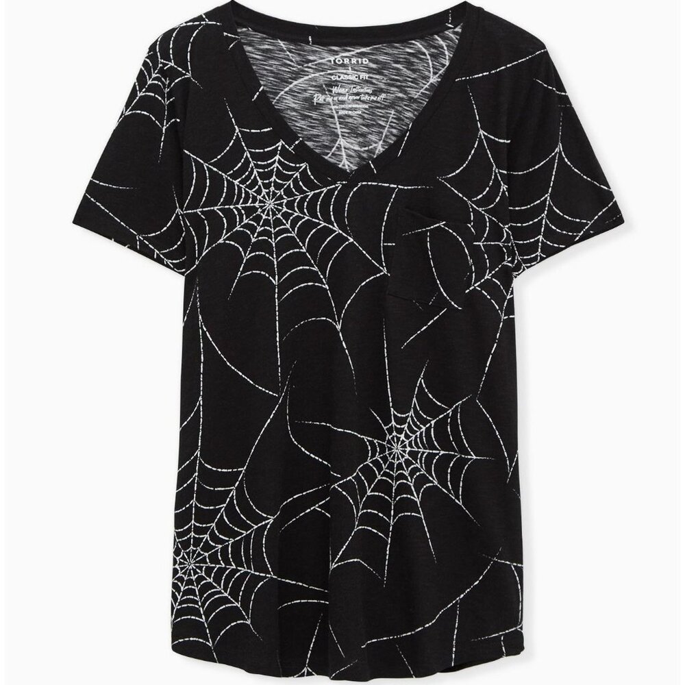 🆕️ Torrid Spiderweb Black And White Pocket Heritage Slub V-Neck Tee